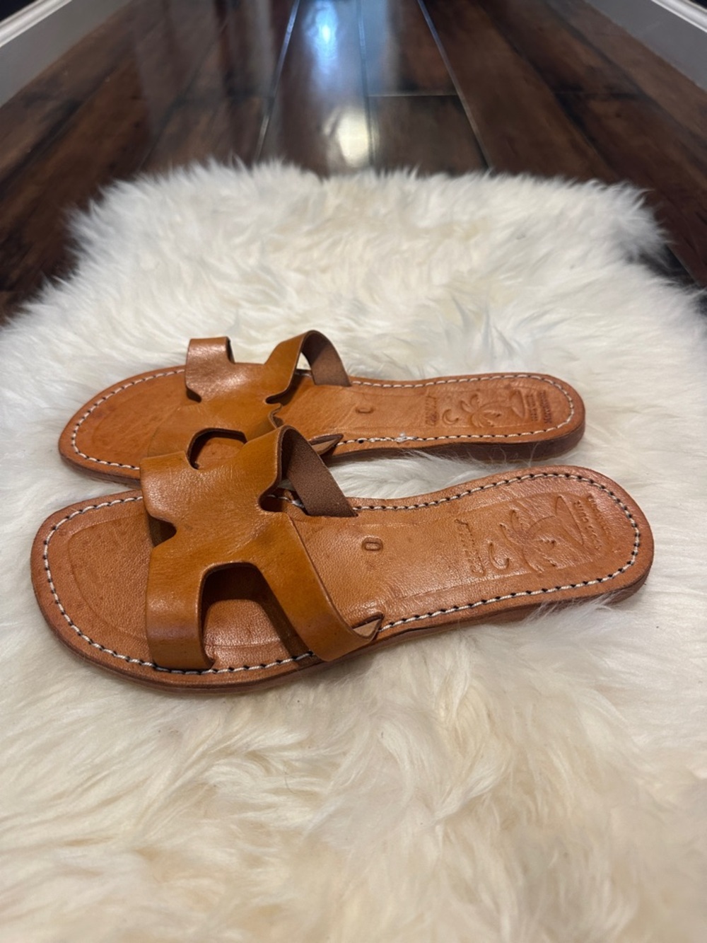 Women's Tan Leather Slide Sandals, New without the box - Picture 4 of 5
